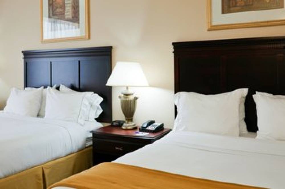 Holiday Inn Express & Suites PELL CITY 2