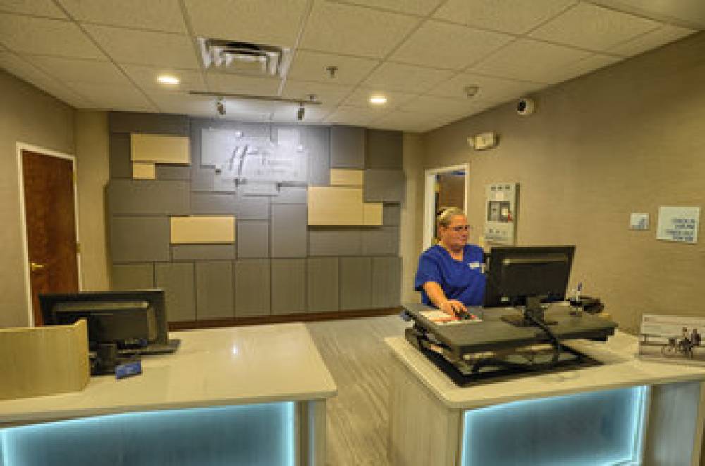 Holiday Inn Express & Suites PELL CITY 10