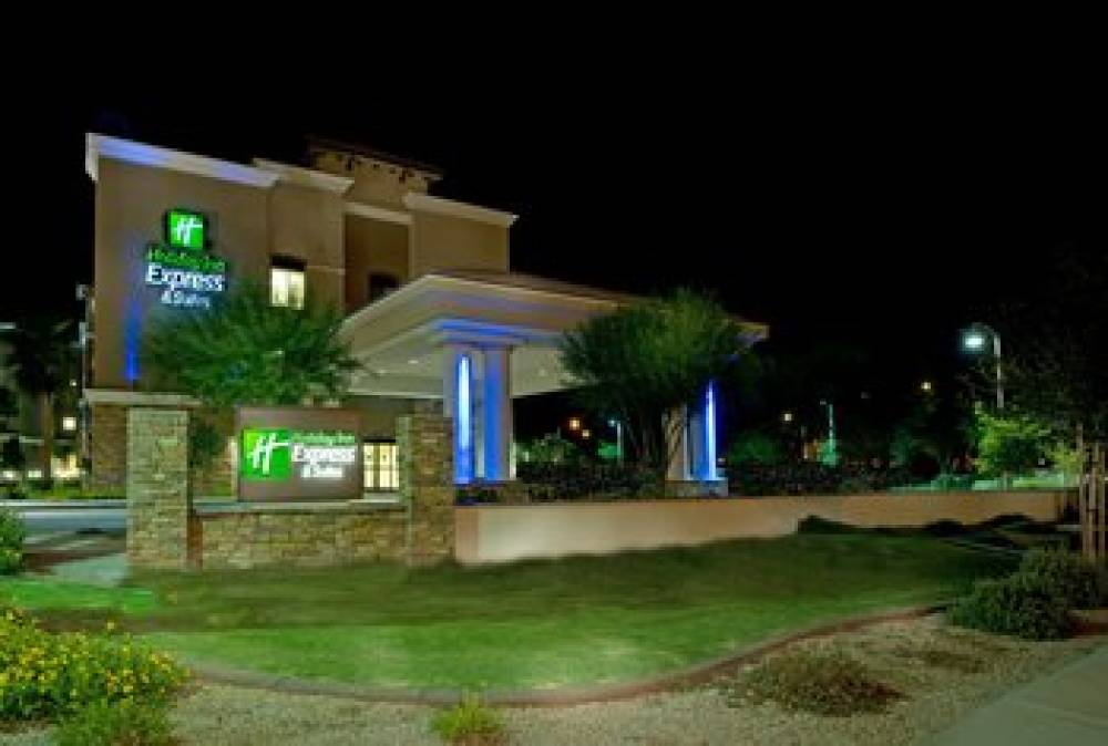 Holiday Inn Express & Suites Phoenix Glendale Sports Dist