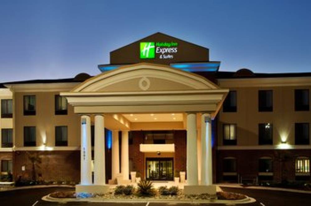 Holiday Inn Express & Suites PICAYUNE-STENNIS SPACE CNTR.  1