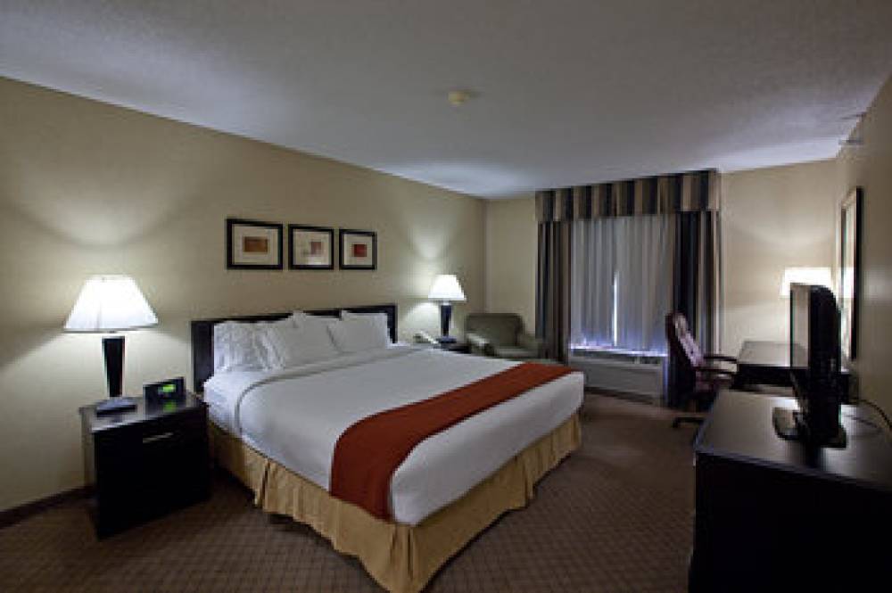 Holiday Inn Express & Suites PLYMOUTH 2