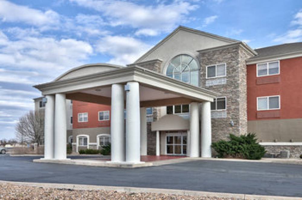 Holiday Inn Express & Suites PORTALES 1