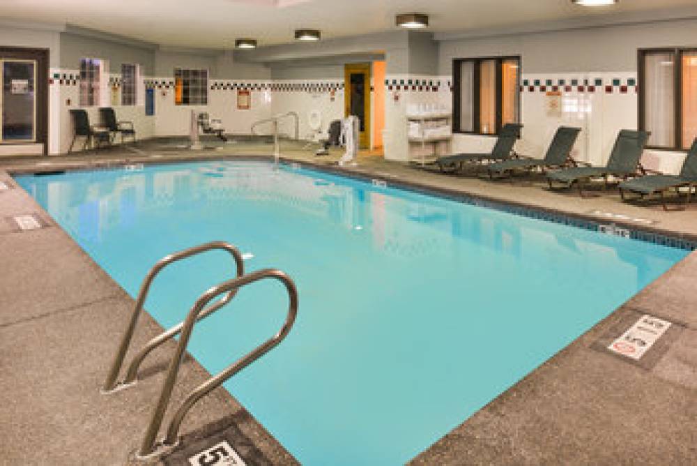 Holiday Inn Express & Suites PORTLAND-JANTZEN BEACH 7