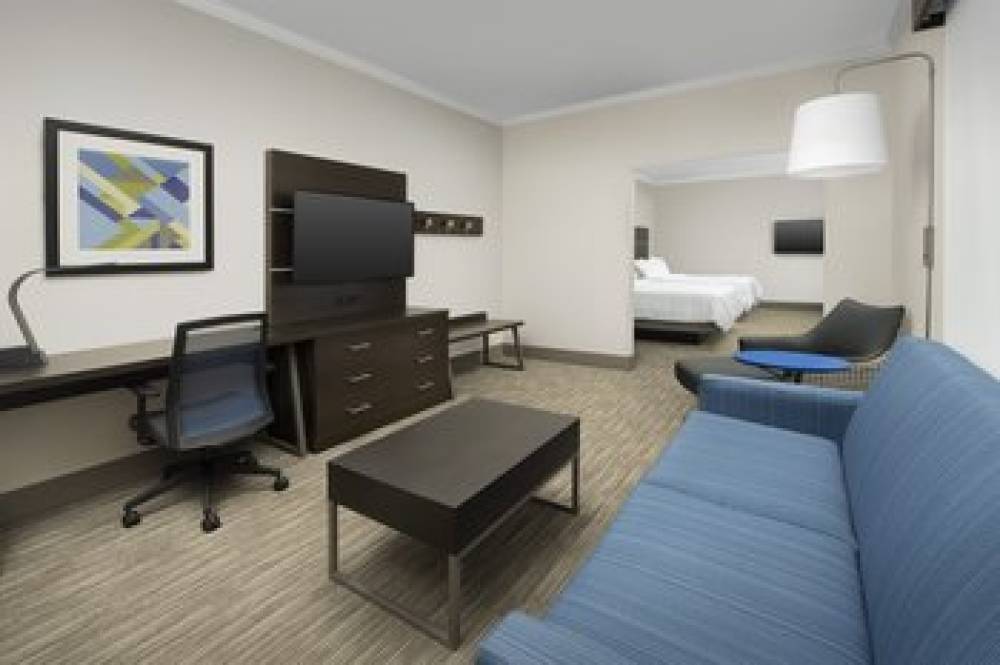 Holiday Inn Express & Suites PUYALLUP (TACOMA AREA) 10