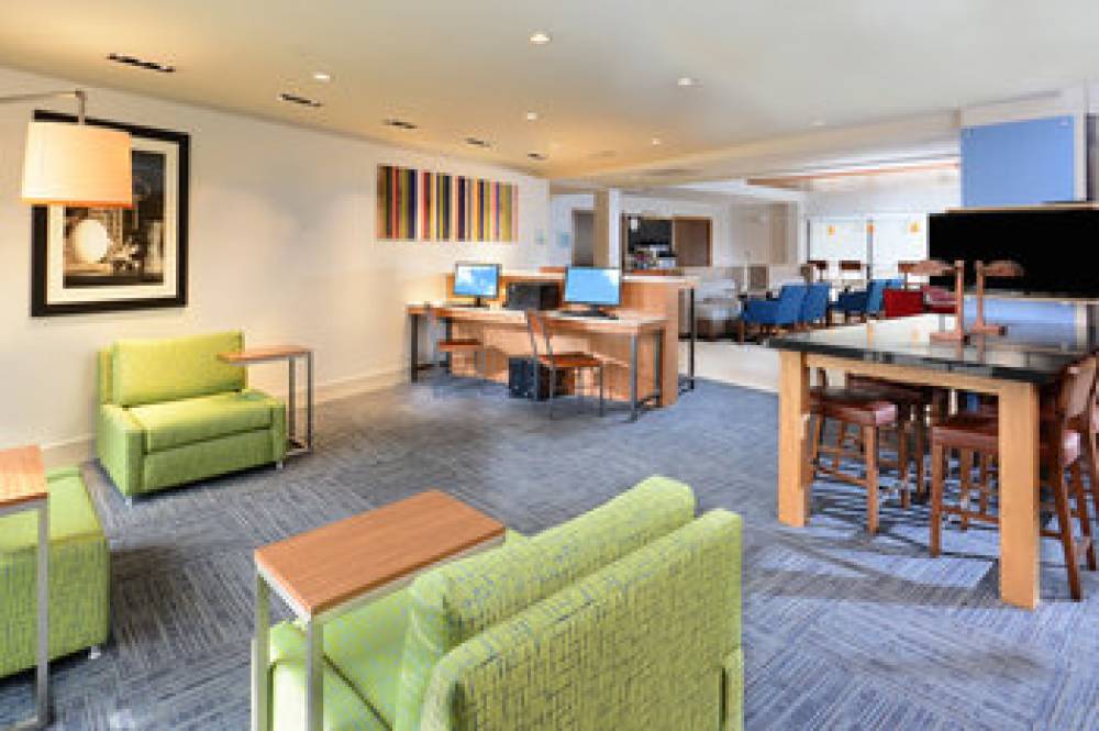 Holiday Inn Express & Suites RALEIGH DURHAM AIRPORT AT RTP 3