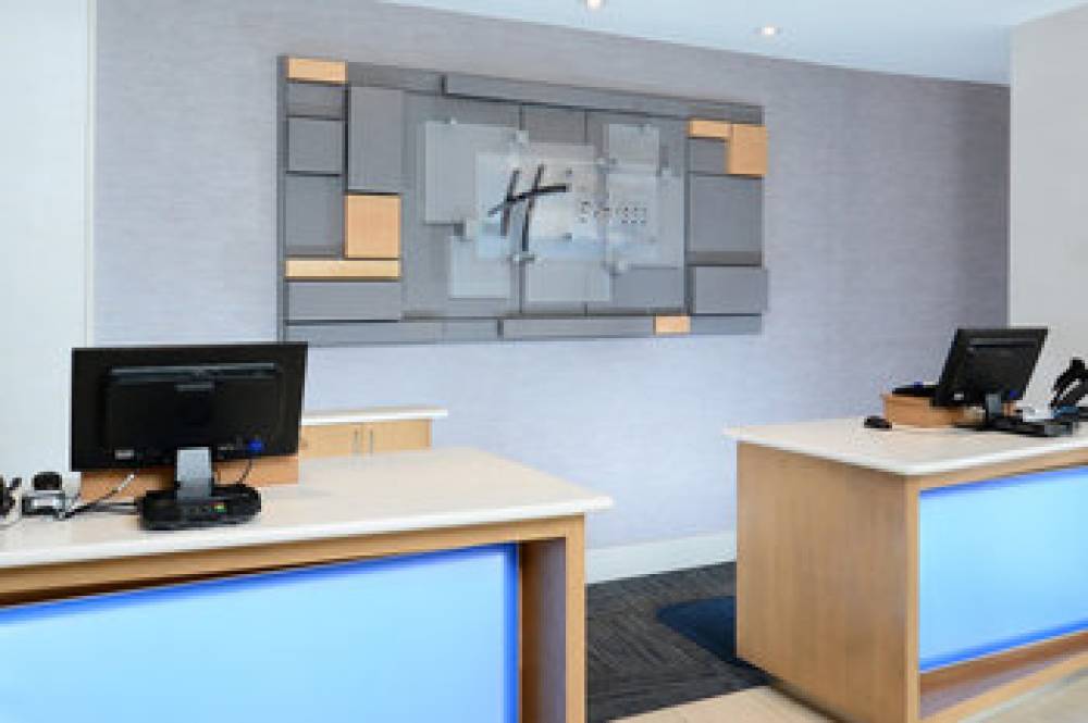 Holiday Inn Express & Suites Raleigh Durham Airport At Rtp