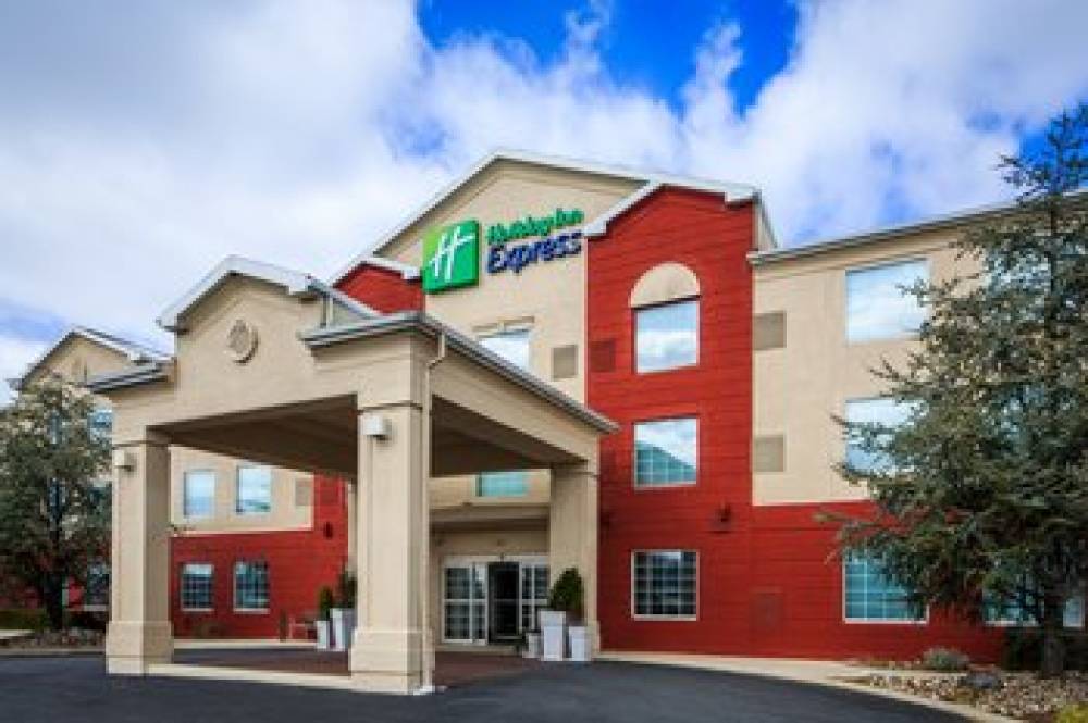 Holiday Inn Express & Suites Reading Airport