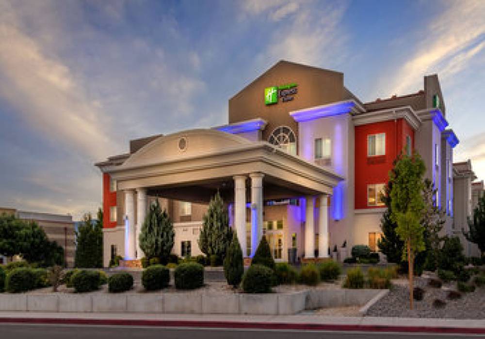 Holiday Inn Express & Suites RENO AIRPORT 1