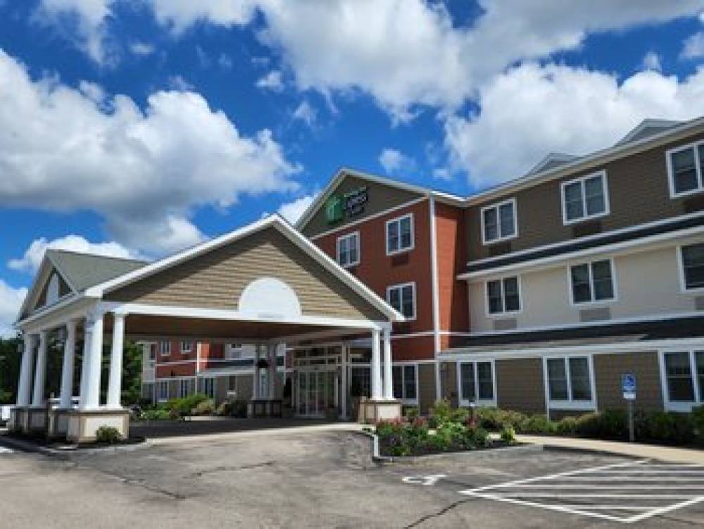 Holiday Inn Express & Suites ROCHESTER 1