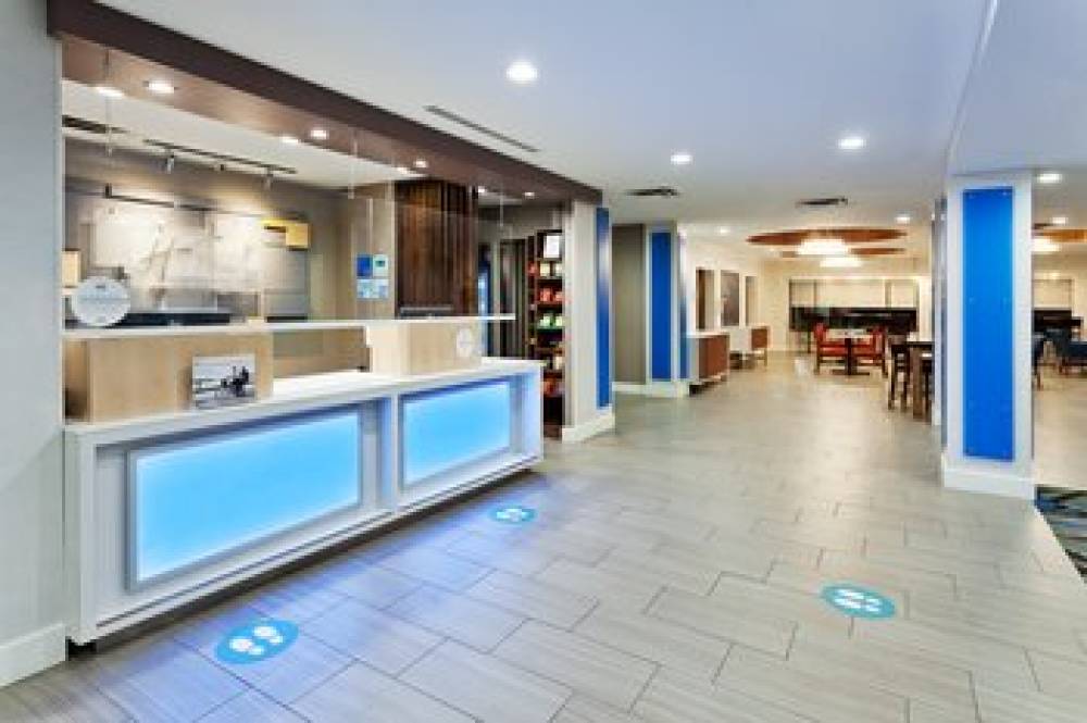 Holiday Inn Express & Suites ROME 7