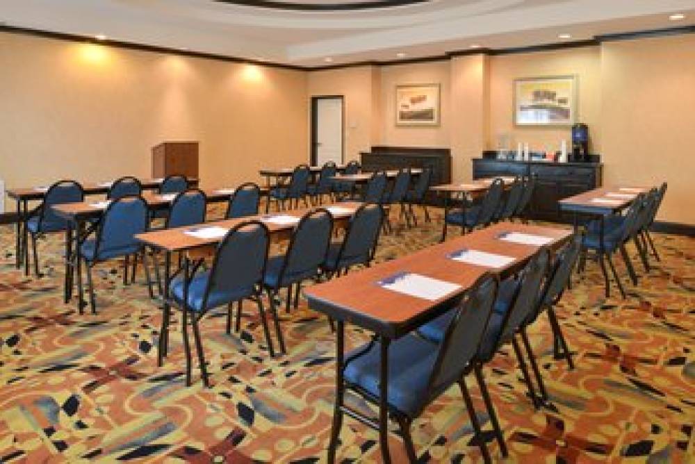 Holiday Inn Express & Suites ROYSE CITY - ROCKWALL 10