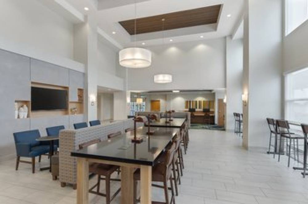 Holiday Inn Express & Suites SACRAMENTO AIRPORT NATOMAS 4