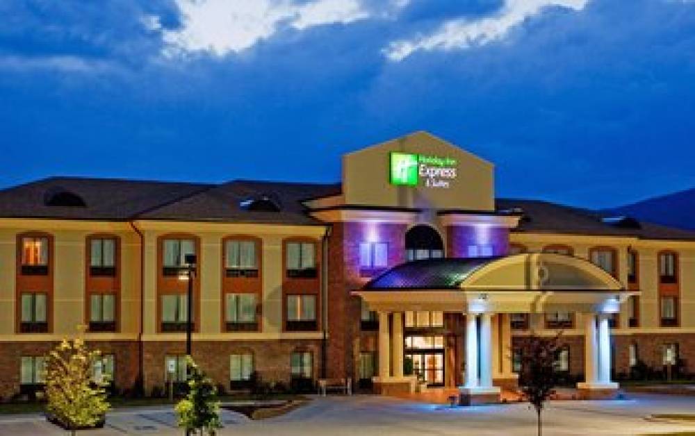 Holiday Inn Express & Suites SALEM 2