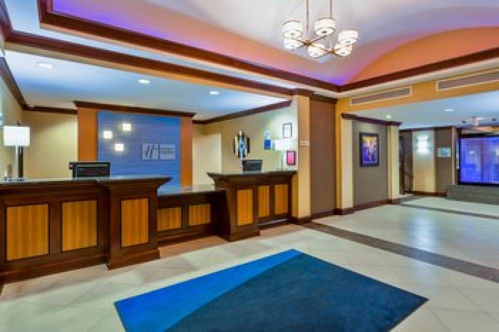 Holiday Inn Express & Suites Salina