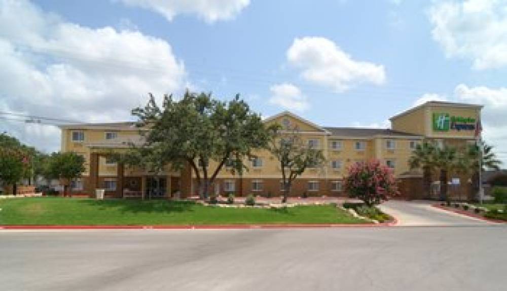 Holiday Inn Express & Suites SAN ANTONIO-AIRPORT NORTH 1