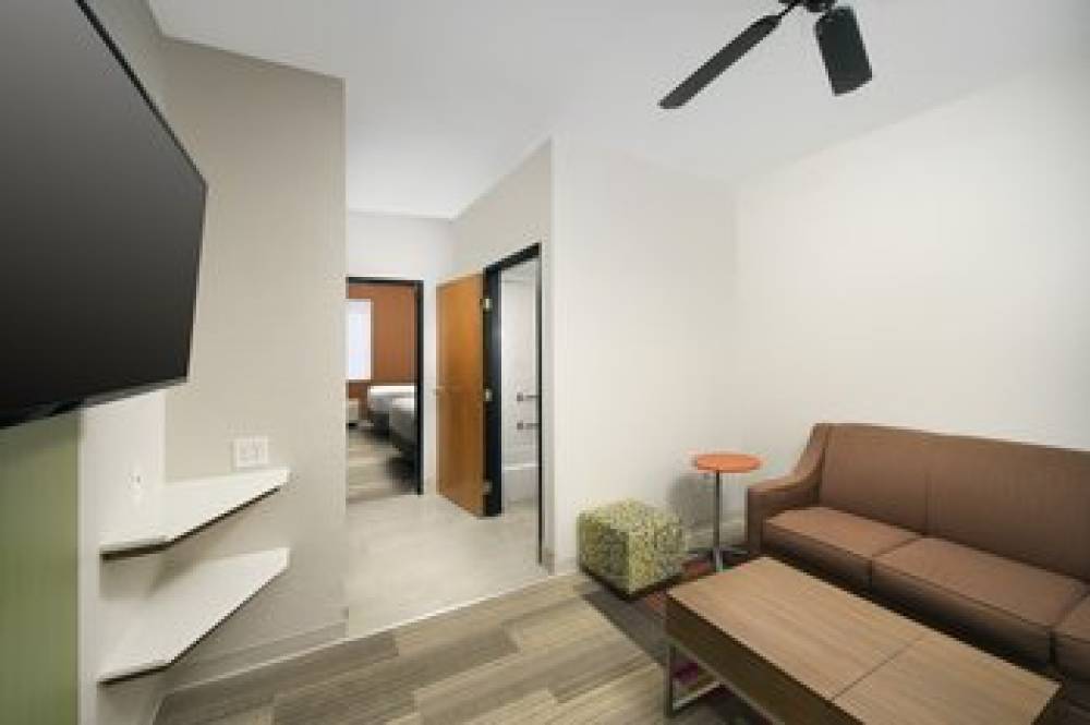 Holiday Inn Express & Suites SAN ANTONIO-DTWN MARKET AREA 10