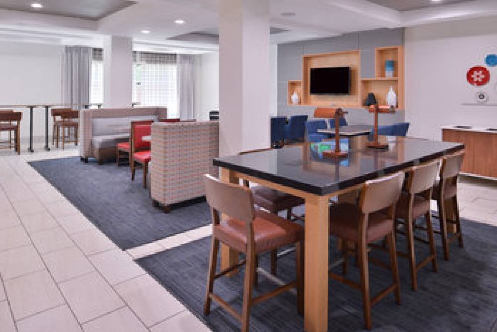 Holiday Inn Express & Suites SAN ANTONIO NW-MEDICAL AREA 8