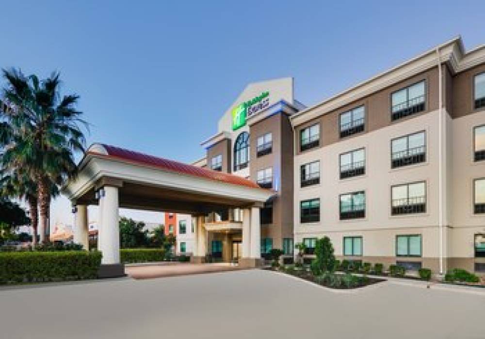 Holiday Inn Express & Suites San Antonio Nw Near Seaworld