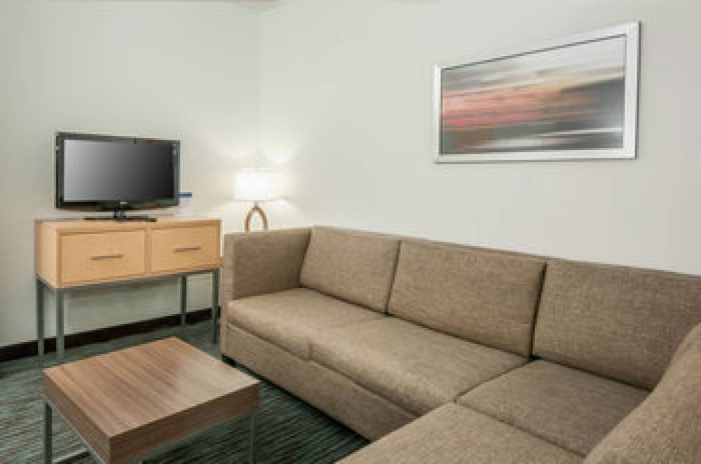 Holiday Inn Express & Suites SAN ANTONIO RIVERCENTER AREA 9