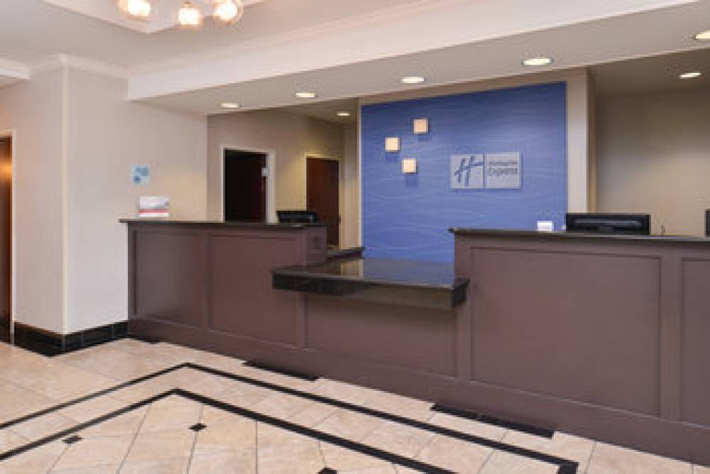 Holiday Inn Express & Suites SAN ANTONIO SOUTH 3