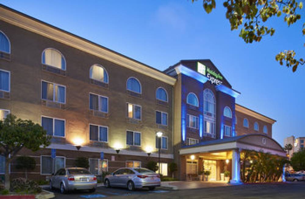 Holiday Inn Express & Suites SAN DIEGO-SORRENTO VALLEY 1