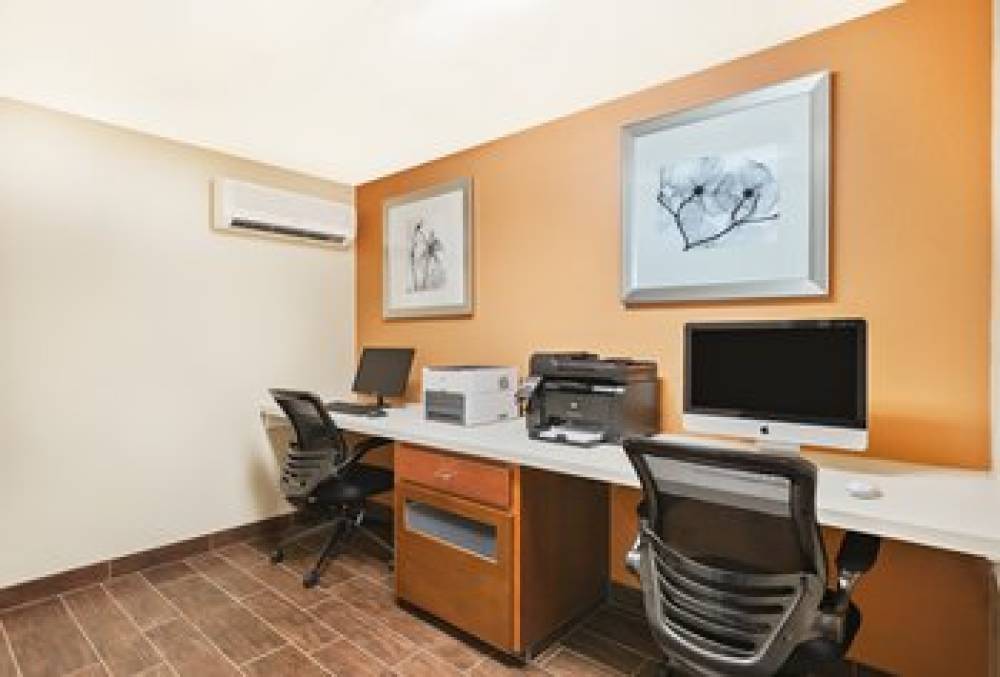 Holiday Inn Express & Suites SAN JOSE-MORGAN HILL 5