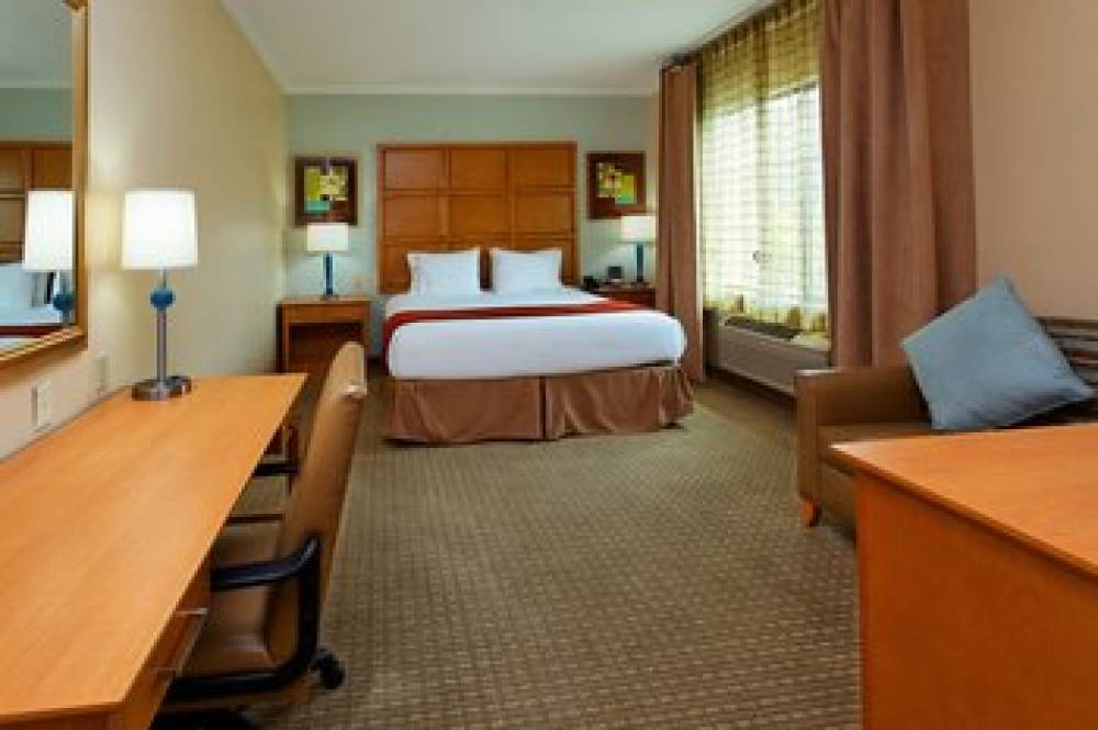 Holiday Inn Express & Suites SANTA CLARA - SILICON VALLEY 10