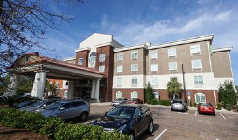 Holiday Inn Express & Suites Savannah Midtown