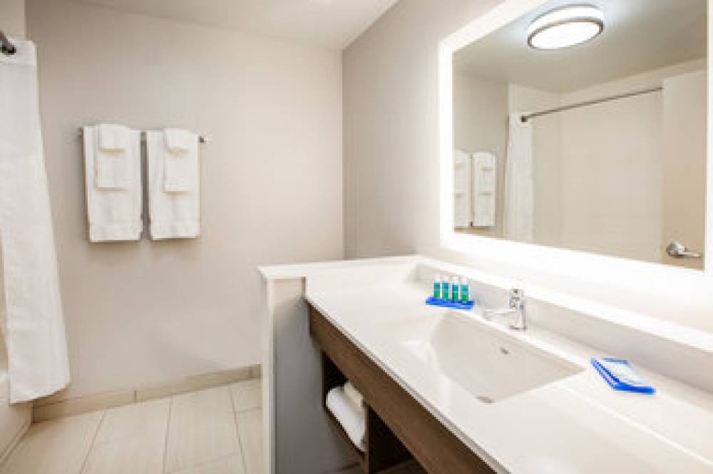 Holiday Inn Express & Suites SAVANNAH - MIDTOWN 9