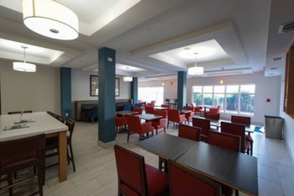 Holiday Inn Express & Suites SAVANNAH - MIDTOWN 5