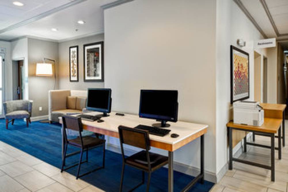 Holiday Inn Express & Suites SCHERERVILLE  5