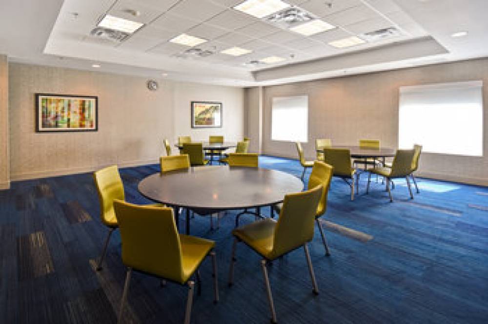 Holiday Inn Express & Suites SCHERERVILLE  6