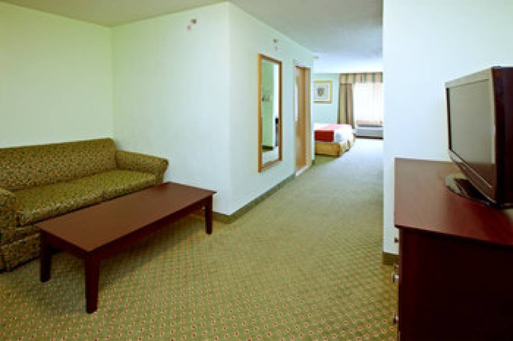 Holiday Inn Express & Suites SCOTTSBURG 7