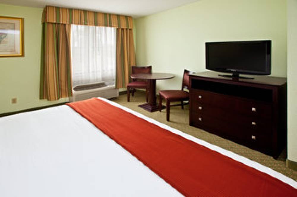 Holiday Inn Express & Suites SCOTTSBURG 3