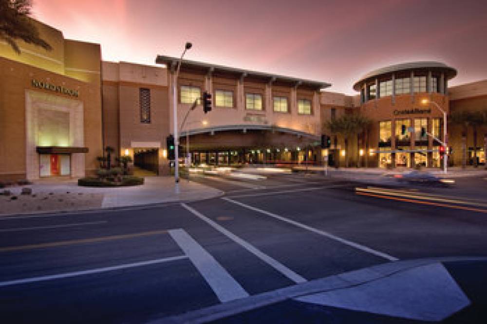 Holiday Inn Express & Suites SCOTTSDALE - OLD TOWN 2