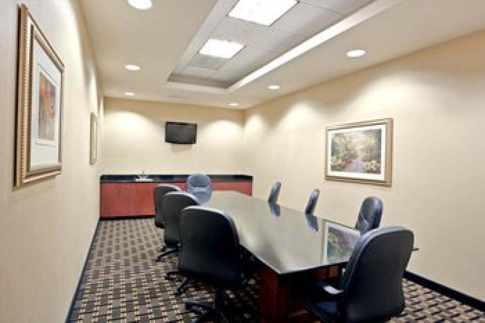 Holiday Inn Express & Suites SEATTLE NORTH - LYNNWOOD 2