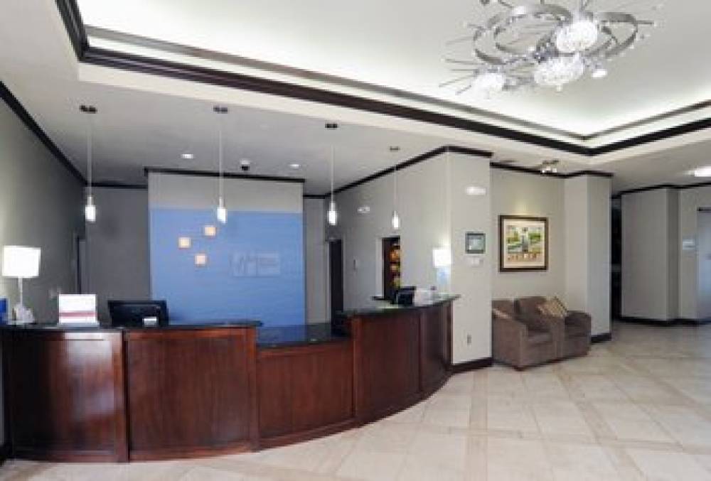 Holiday Inn Express & Suites SEGUIN 3