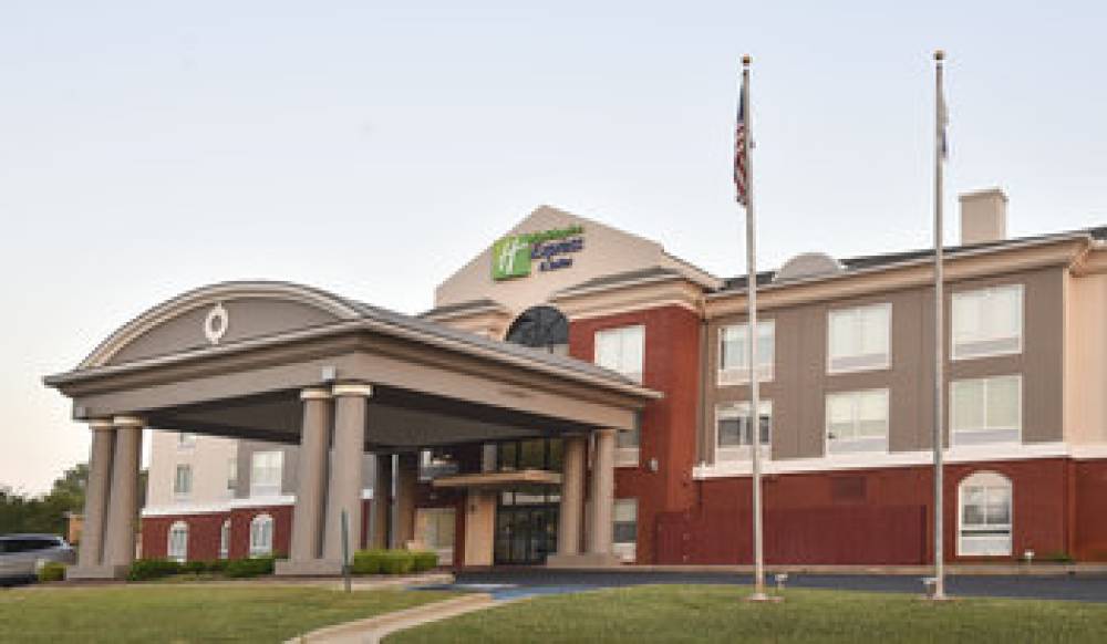 Holiday Inn Express & Suites SELMA 1