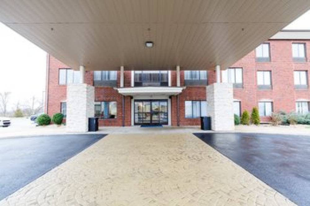 Holiday Inn Express & Suites SHELBYVILLE 2