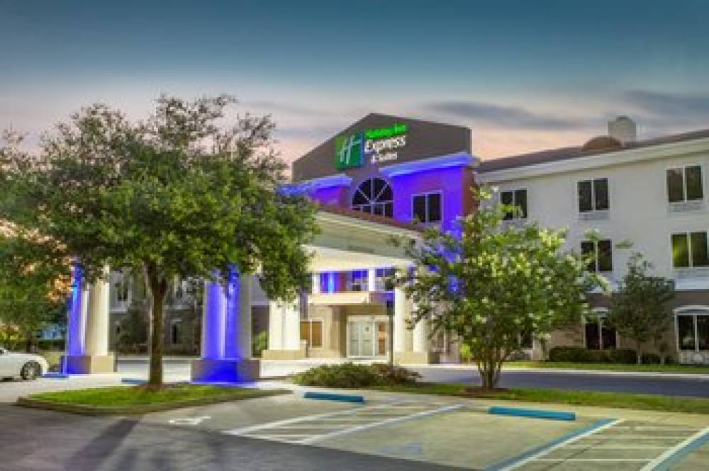 Holiday Inn Express & Suites SILVER SPRINGS-OCALA 1