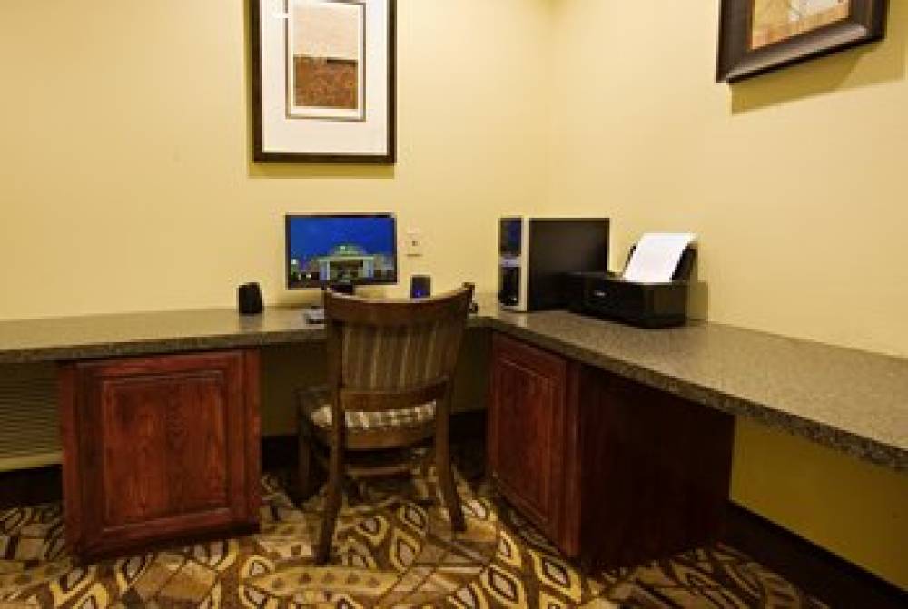 Holiday Inn Express & Suites SNYDER 3