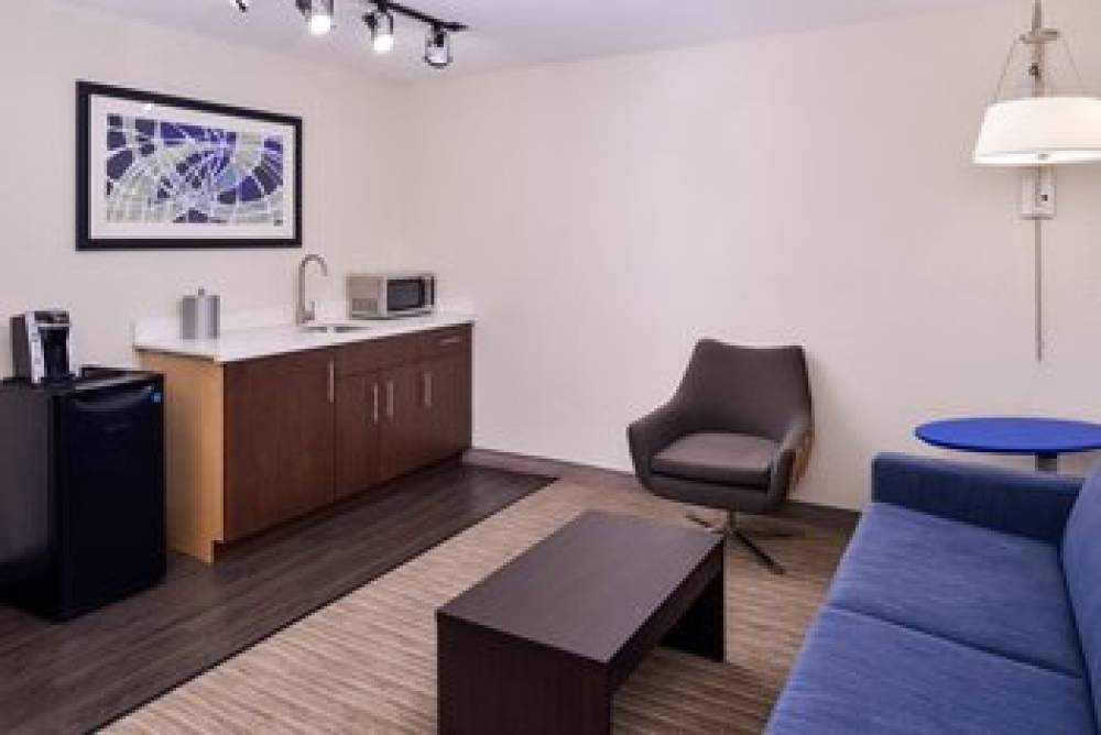 Holiday Inn Express & Suites SOUTHFIELD - DETROIT 3