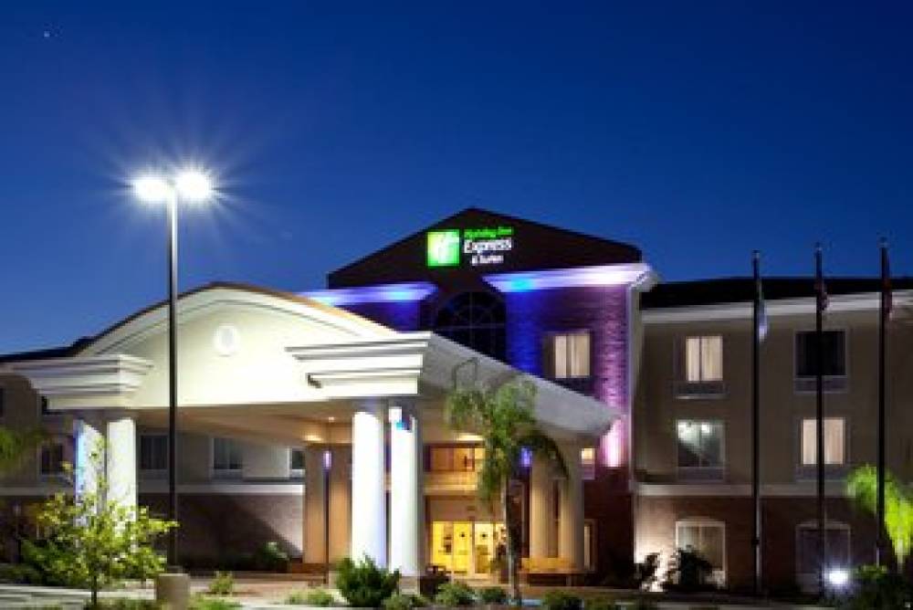 Holiday Inn Express & Suites SPRING HILL 1