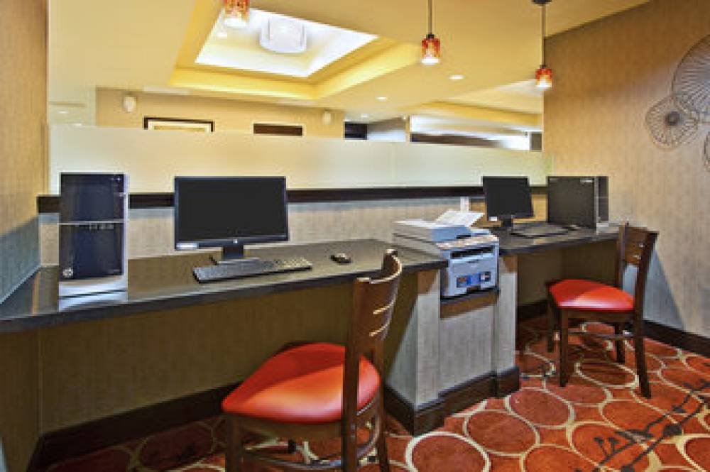 Holiday Inn Express & Suites SPRINGFIELD - DAYTON AREA 4