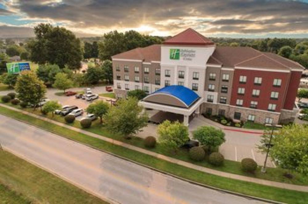 Holiday Inn Express & Suites SPRINGFIELD-MEDICAL DISTRICT 1