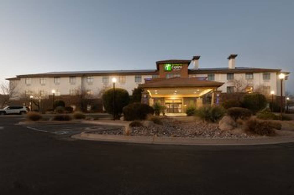 Holiday Inn Express & Suites ST. GEORGE NORTH - ZION 2