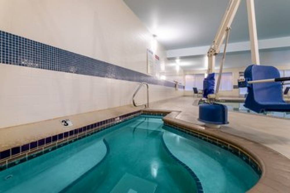 Holiday Inn Express & Suites ST. PAUL NE (VADNAIS HEIGHTS) 9