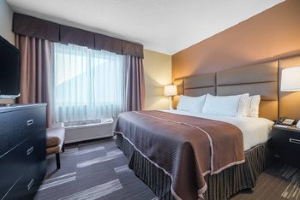 Holiday Inn Express & Suites ST. PAUL - WOODBURY 9