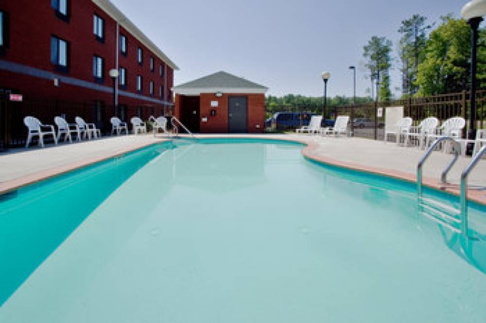 Holiday Inn Express & Suites SUFFOLK 6