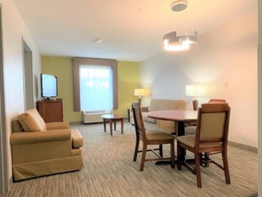 Holiday Inn Express & Suites SULPHUR (LAKE CHARLES) 3